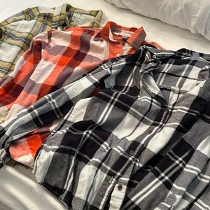 3 cotton flannel button down shirts American Eagle Old Navy Boyfriend size small